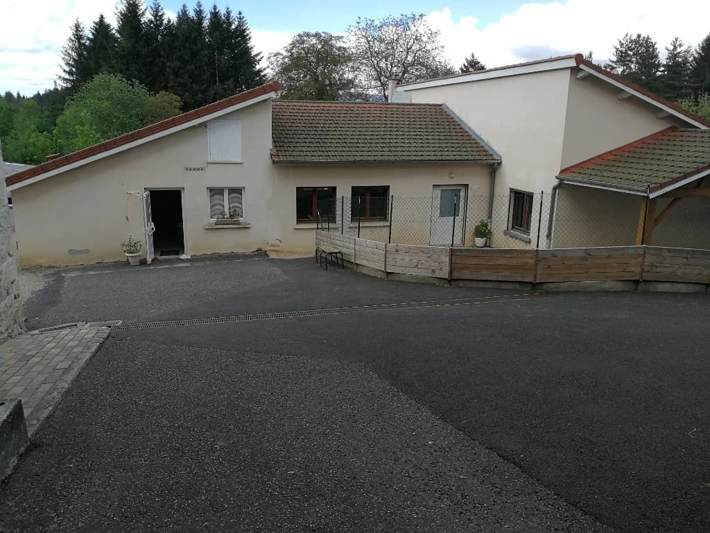 Bâtiment de l'école municipale de Viscomtat